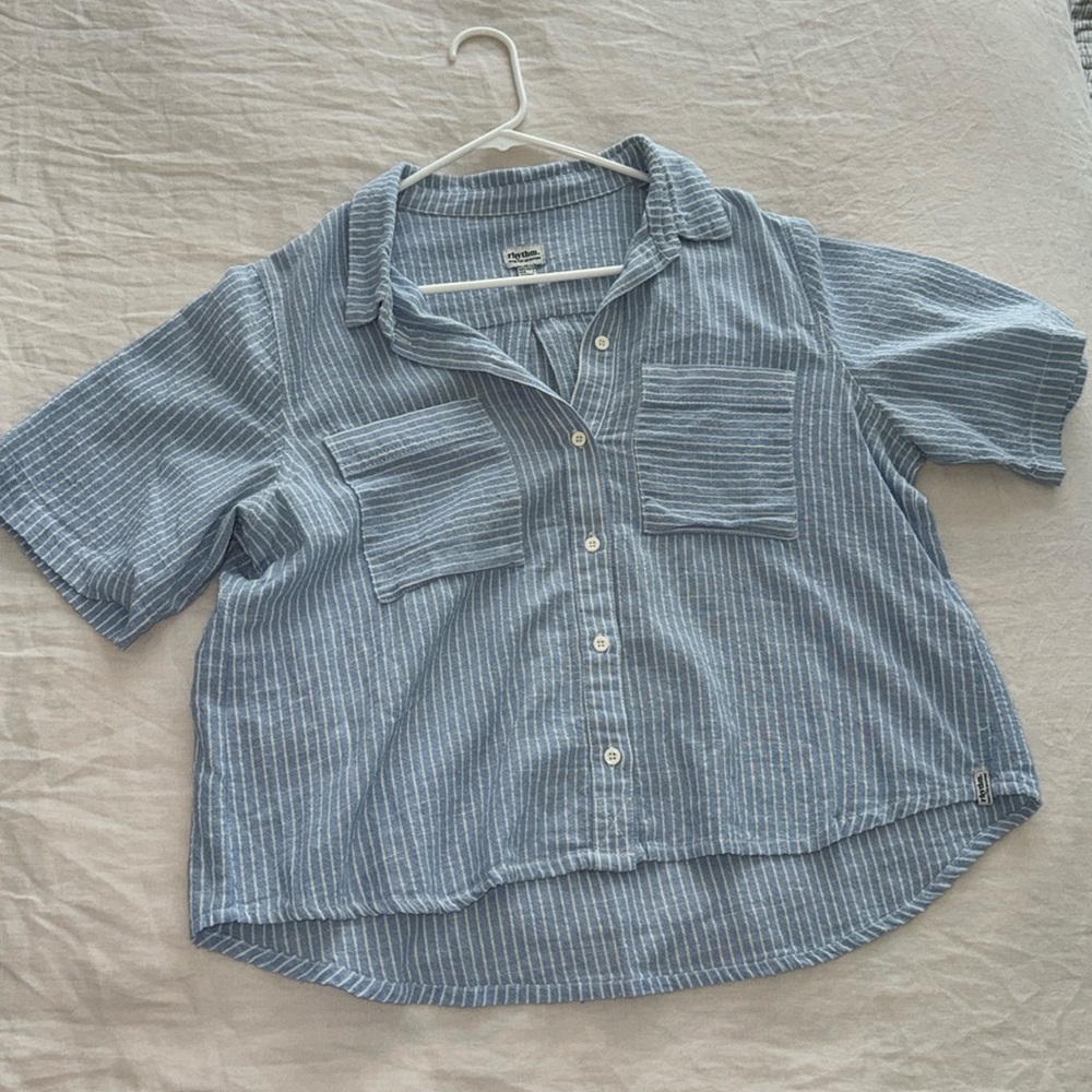 Rhythm womens blue and white striped button down short sleeve shirt- L